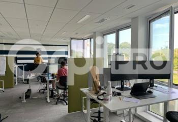 Vente bureaux belle visibilité  à Lagord - 17140
