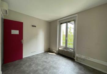 Vente bureaux - Proche métro Mairie des Lilas  aux Lilas - 93260