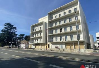 Vente bureaux - Avenue J.F. Kennedy, proche rocade et tram  à Lormont - 33310