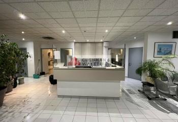 Bureaux à vendre à - Proche RD135 - Idéal profession libérale  à Marguerittes - 30320