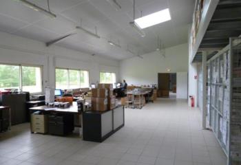 Vente bureaux (17770), proche Cognac et Saintes, accès D120 et D731  à Migron - 17770