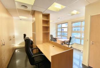 Vente bureau, île de la Jatte, entrée indépendante  à Neuilly-sur-Seine - 92200