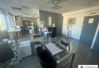 Bureaux à vendre proche centre-ville  à Nîmes - 30000