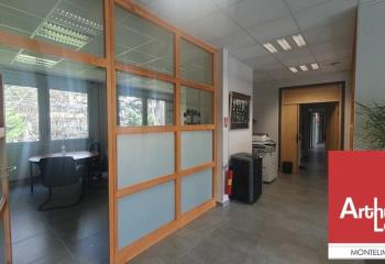 Vente bureaux - Proche centre-ville, accès handicapés  à Pierrelatte - 26700