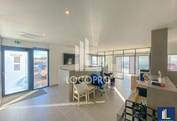 Vente bureaux - Proche Rousset, nombreux parkings  à Pourrières - 83910