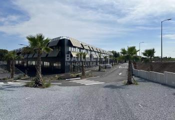 Vente bureaux, sortie A8, 125 places de parking