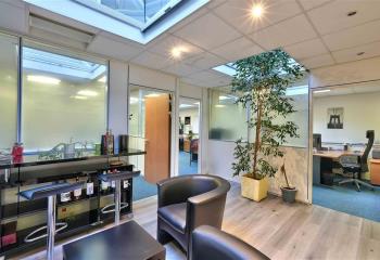 Vente bureaux, proche commerces et restauration
