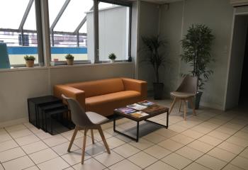 Bureaux à vendre - Au coeur de la zone commerciale Cap des H  à Saint-Égrève - 38120