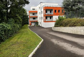 Vente bureaux à - Proche Technopole et transports - Accès A72