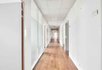 Vente bureaux, proche tramway T2 et gare  à Suresnes - 92150