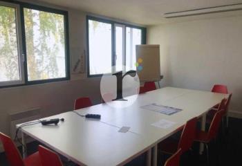 Bureaux à vendre proche A1 et bus 55  à Templemars - 59175