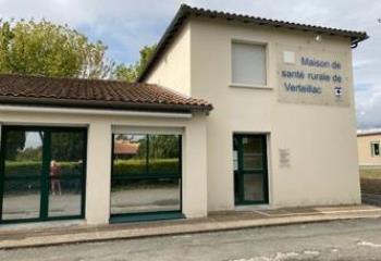 Bureaux à vendre - Disponibilité immédiate - Proche pharmacie  à Verteillac - 24320