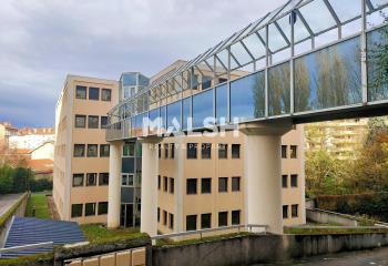 Bureaux à vendre avec bonne accessibilité  à Villeurbanne - 69100