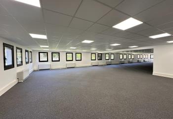 Vente bureaux Grandclément - Proche A42/43/46 et transports