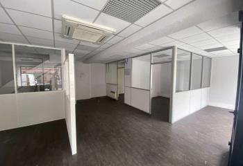 Local commercial à vendre Bordeaux (33300) - 174 m²  à Bordeaux - 33000
