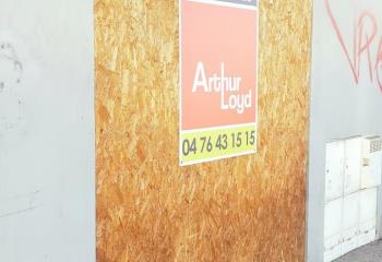 Local commercial neuf à vendre - Proche clinique des Cèdres  à Échirolles - 38130