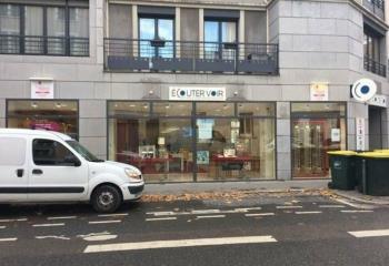 Local commercial à vendre - Angle et Box en sous-sol  à Lyon 9 - 69009