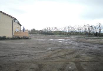 Vente local commercial - Proche RN82, A89, A72  à Saint-Marcel-de-Félines - 42122