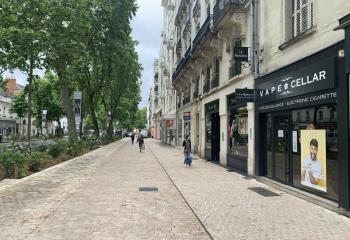Local commercial à vendre Tours (37000) - 72 m²  à Tours - 37000