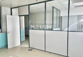 Vente local commercial - Quartier Maisons-Neuves  à Villeurbanne - 69100