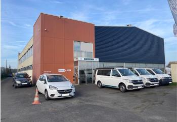 3 bâtiments d'activité à vendre - Proche A16