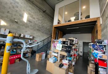 Entrepôt à vendre - Proche axe autoroutier  à Carqueiranne - 83320
