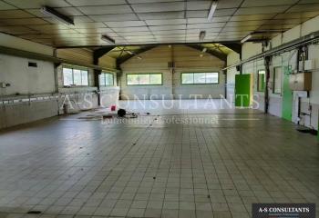 Vente bâtiment - Proche A404 - Idéal mouliste/injection  à Dortan - 01590