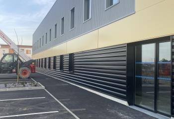 Cellule d'activité à vendre - Proche centre-ville et aéroport