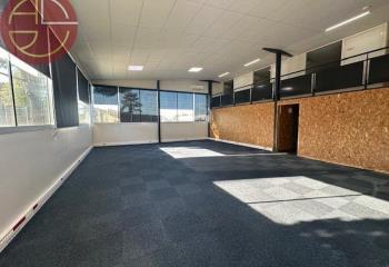 Local d'activité à vendre - Proche bus et autoroutes  à Mondouzil - 31850