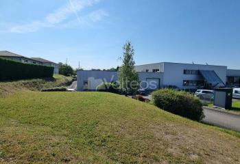Local d'activité à vendre - Proche A68 et bus  à Mondouzil - 31850