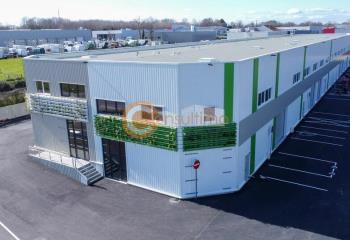 Local d'activités et bureaux à vendre - Sortie 24 rocade Bordeaux  à Tresses - 33370