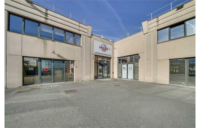 Location de bureau de 220 m² à Bron - 69500 photo - 1
