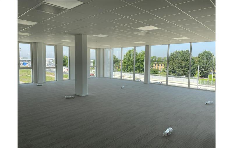 Location de bureau de 14 741 m² à Mérignac - 33700 photo - 1