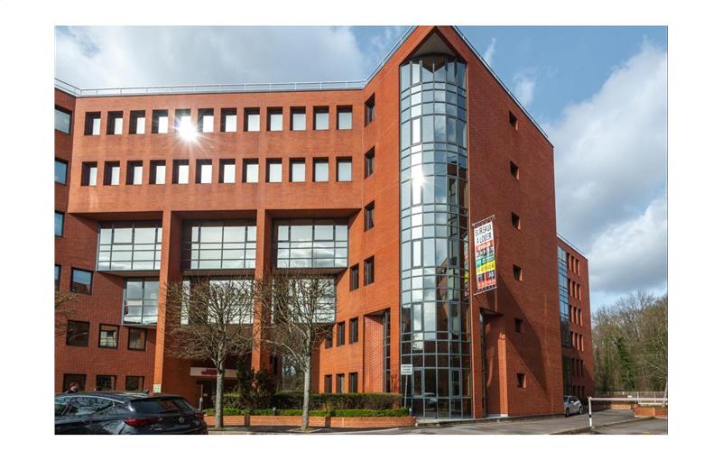 Location de bureau de 2 119 m² à Meudon - 92190 photo - 1