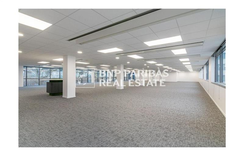 Location de bureau de 3 295 m² à Saint-Denis - 93200 photo - 1