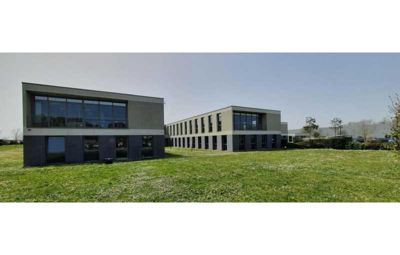 Location de bureau de 432 m² à Saint-Jacques-de-la-Lande - 35136 photo - 1