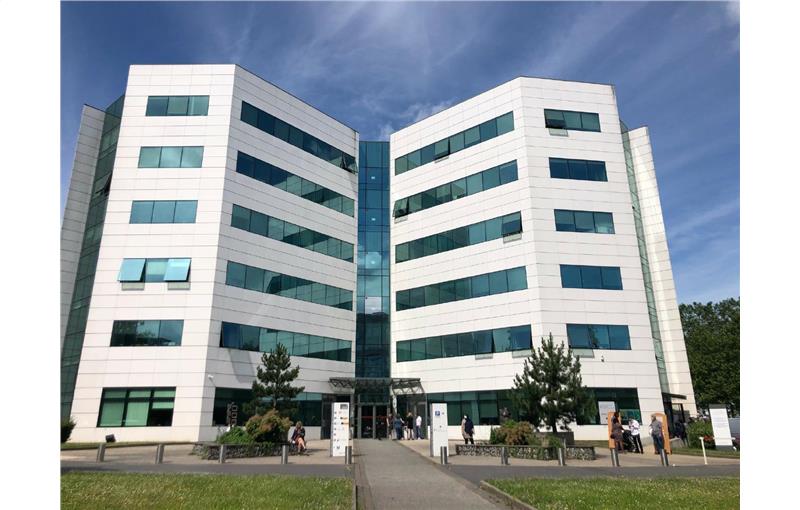 Location de bureau de 2 469 m² à Villepinte - 93420 photo - 1