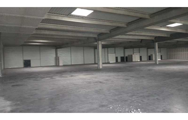 Location de local commercial de 637 m² à Biganos - 33380 photo - 1