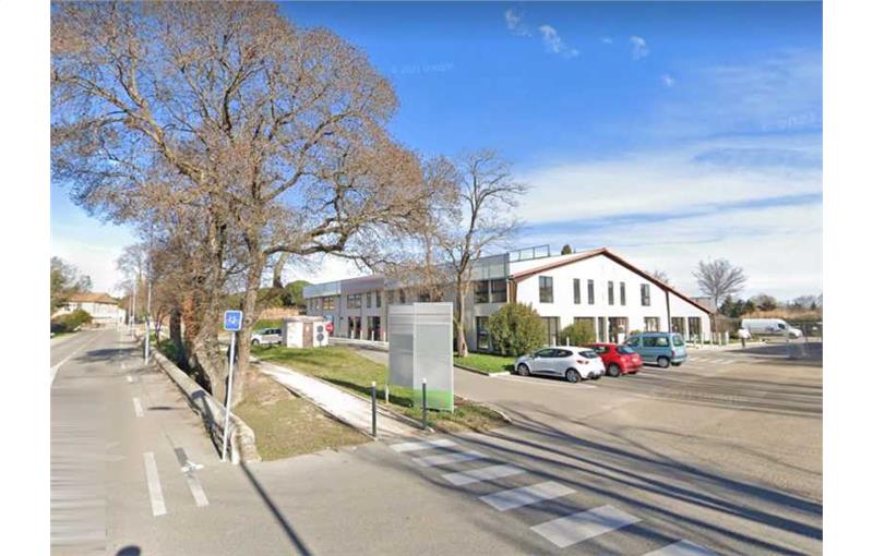 Location de local commercial de 165 m² à Caissargues - 30132 photo - 1