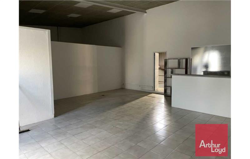 Location de local commercial de 100 m² à Villeneuve-lès-Béziers - 34420 photo - 1