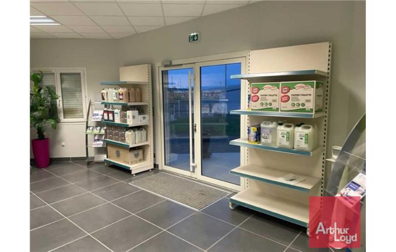 Location d'entrepôt de 2 120 m² à Béziers - 34500 photo - 1