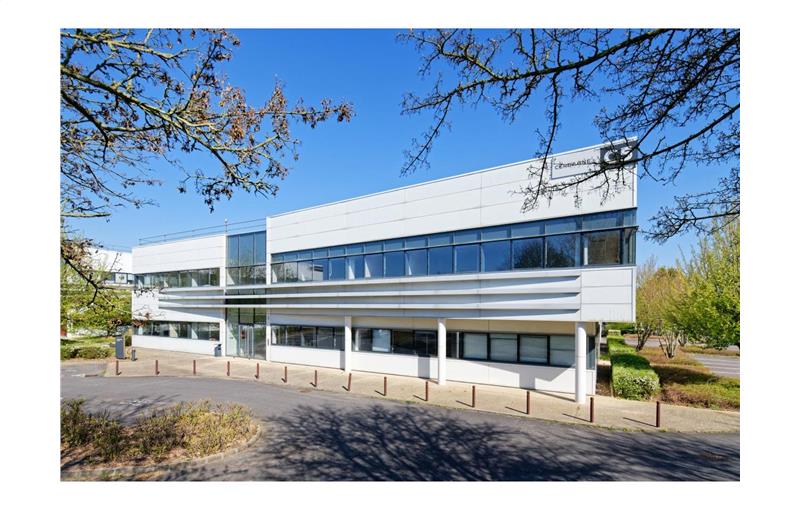 Location d'entrepôt de 1 615 m² à Boisemont - 95000 photo - 1