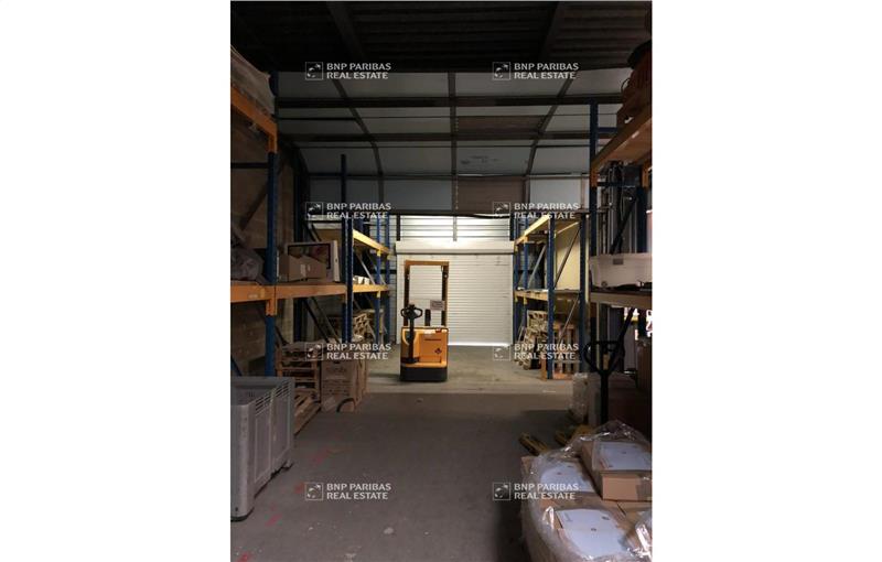 Location d'entrepôt de 636 m² à Buc - 78530 photo - 1