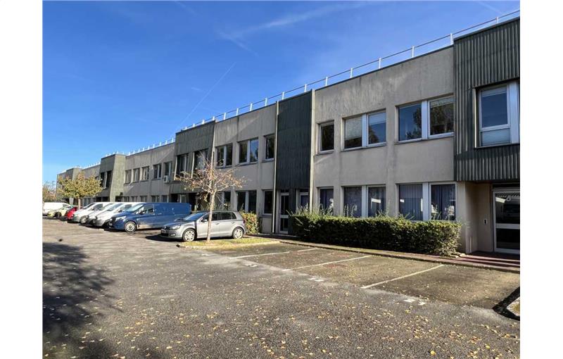 Location d'entrepôt de 901 m² à Coignières - 78310 photo - 1