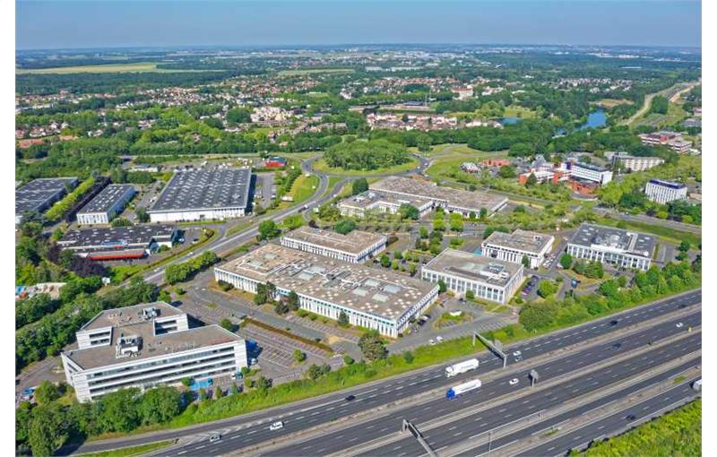 Location d'entrepôt de 3 693 m² à Courcouronnes - 91080 photo - 1