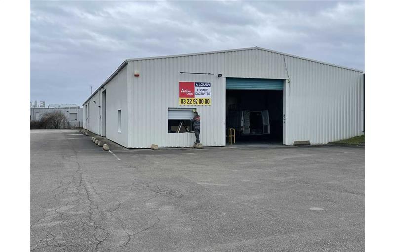 Location d'entrepôt de 1 330 m² à Rivery - 80136 photo - 1
