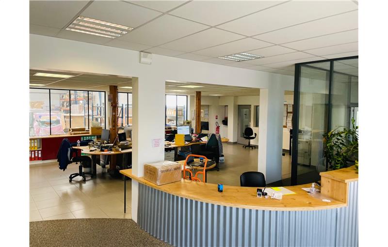 Location d'entrepôt de 2 900 m² à Saint-Nazaire - 44600 photo - 1