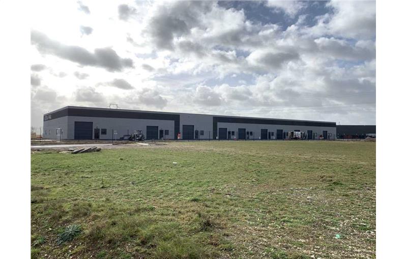 Location d'entrepôt de 738 m² à Saint-Sauveur - 80470 photo - 1
