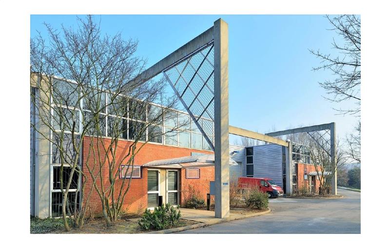 Location d'entrepôt de 1 249 m² à Saint-Thibault-des-Vignes - 77400 photo - 1