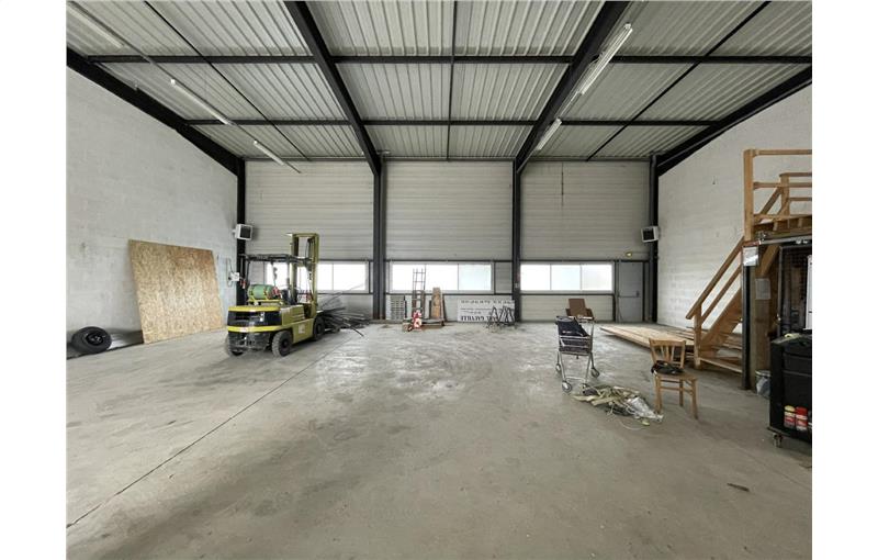 Location d'entrepôt de 359 m² à Sainte-Hélène-du-Lac - 73800 photo - 1
